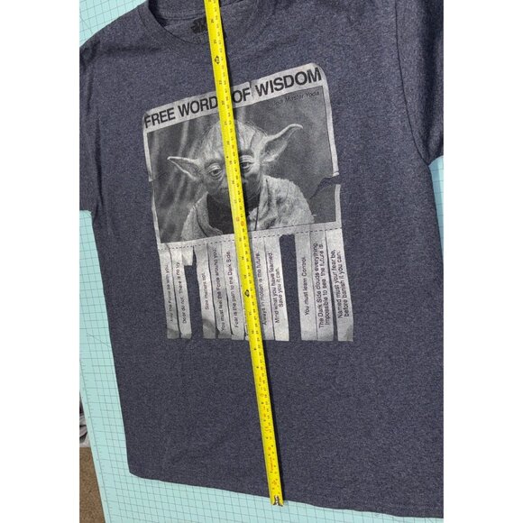 Star Wars Jedi Yoda “Free Words of Wisdom” Graphic Tee - Men’s Medium - Picture 4 of 11